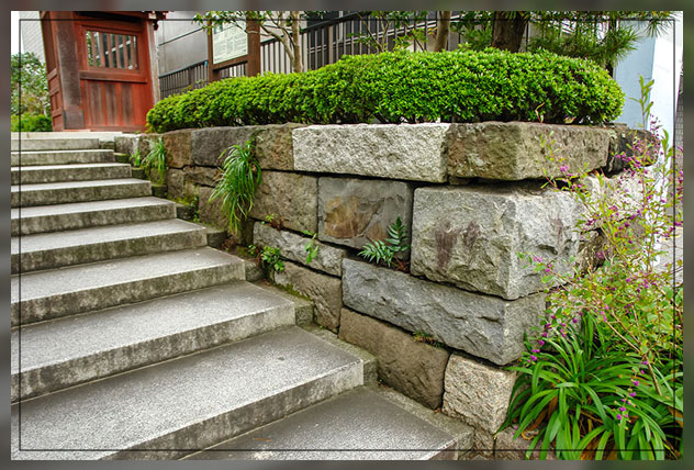 completing stone retaining wall